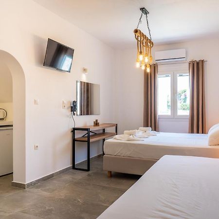 Eleftheria Studios Antiparos Town Extérieur photo