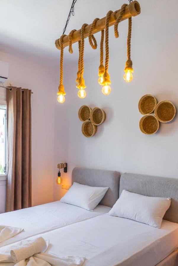 Eleftheria Studios Antiparos Town Extérieur photo